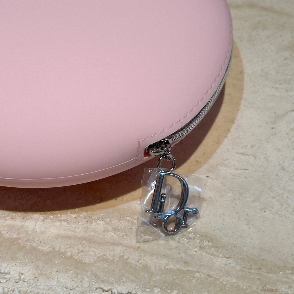 Dior Beauty Pouch with 3 piece mini beauty gift set - Picture 5 of 7